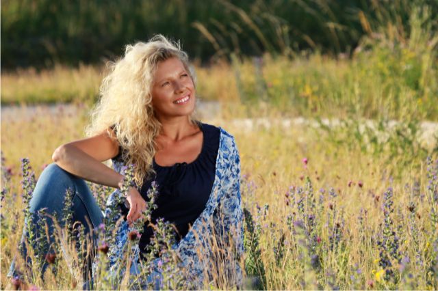 Ashwagandha en la menopausia: El adaptógeno que equilibra hormonas, reduce el estrés y mejora el sueño